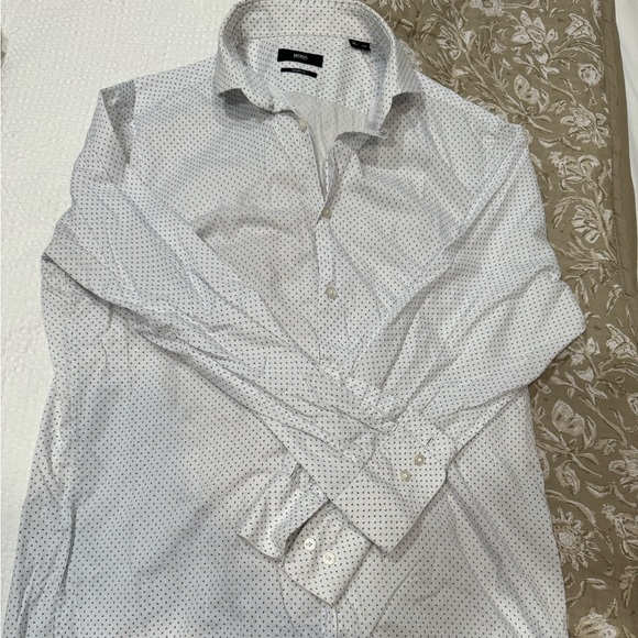 Hugo Boss dress shirt, sharp fit, long sleeve, size 16 (32-33) - Picture 2 of 4
